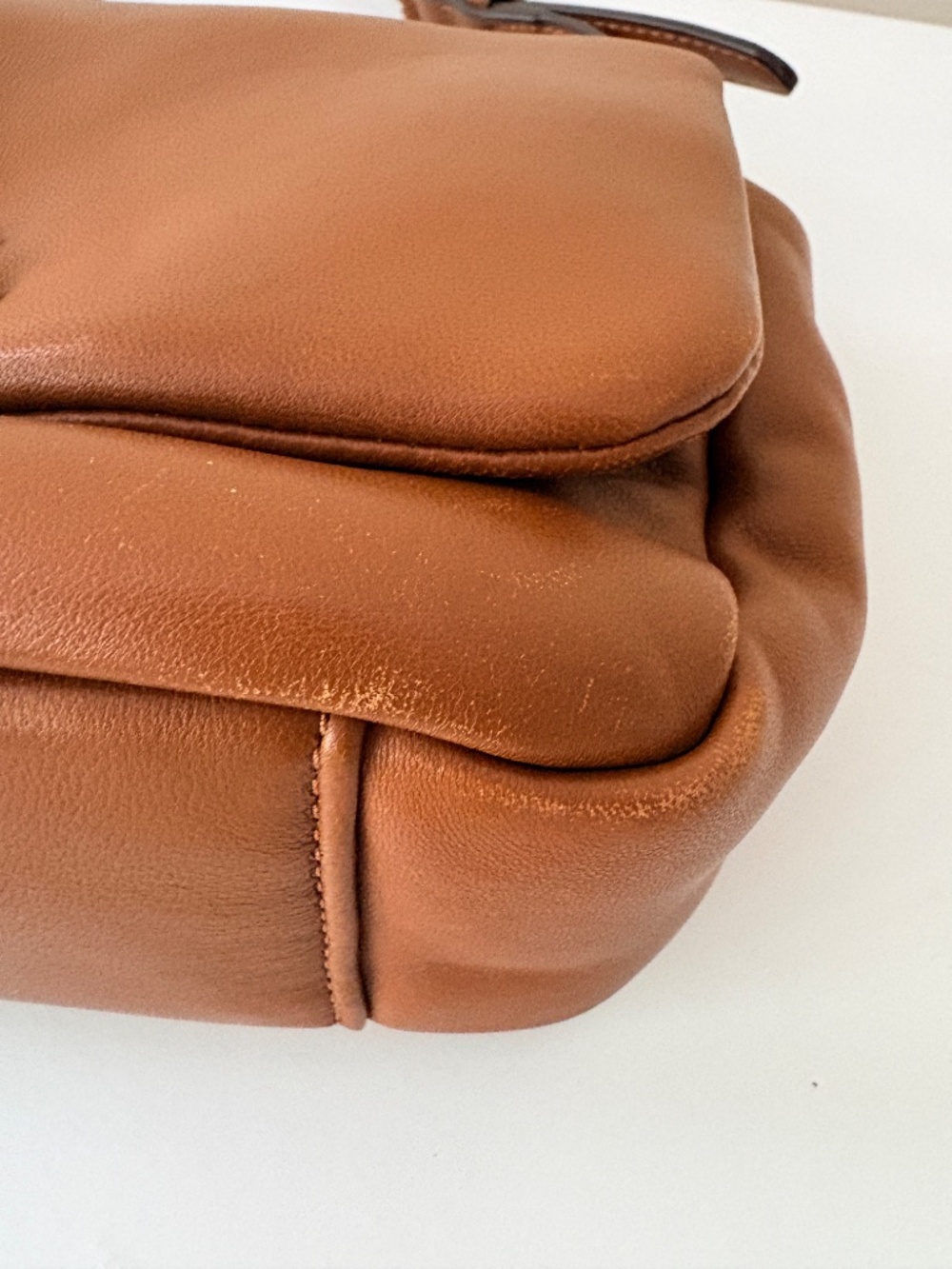 Lauren Ralph Lauren Sophee Soft Leather Pillow Flap Crossbody Bag - Picture 4 of 8